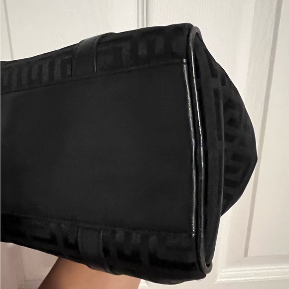 Authentic Give nchy handbag - Picture 8 of 13